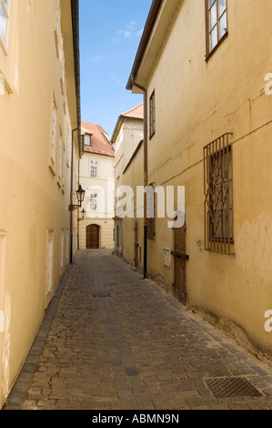 Rasnovka Street près de St Agnes couvent (Anezsky Klaster) dans le quartier Josefov de Prague Banque D'Images