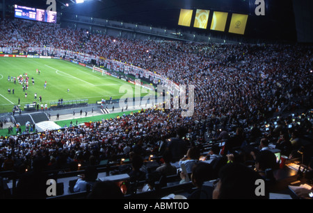 Des foules de fans au stade de soccer de Sapporo Coupe du Monde FIFA 2002 l'Angleterre v l'Argentine Banque D'Images