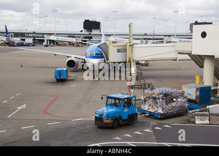 La manutention du fret à l'aéroport international de Schiphol Amsterdam Pays-Bas Banque D'Images