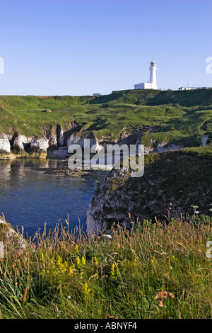 Phare et Selwicks Bay Flamborough East Yorkshire UK Banque D'Images