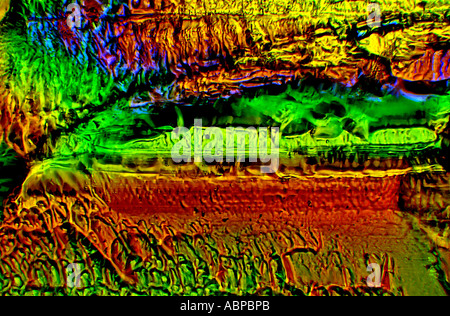 Les cristaux du ColdRex formé à partir d'une solution sur le verre de microscope X200 Banque D'Images