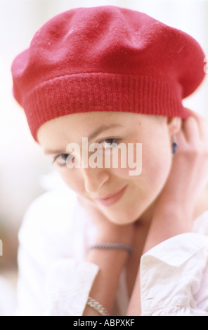 Smiling adolescent Banque D'Images