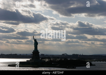 New York City,NY NYC,Liberty Island,Statue de la liberté,ciel,nuages,nuages,New Jersey,NJ,NJ,Mid Atlantic,The,Garden State,NY060405239 Banque D'Images