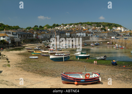 Le célèbre Port Village de Mousehole dans Cornish Riviera Cornwall England Royaume-Uni UK Banque D'Images