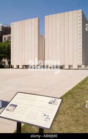 Monument à John F Kennedy assassinat près de l'emplacement de la mort dans le centre-ville de Dallas au Texas Banque D'Images