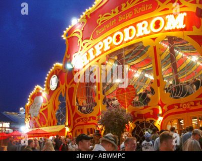 Tente à bière Oktoberfest Munich Allemagne Bierzelt Hippodrom Oktoberfest Banque D'Images