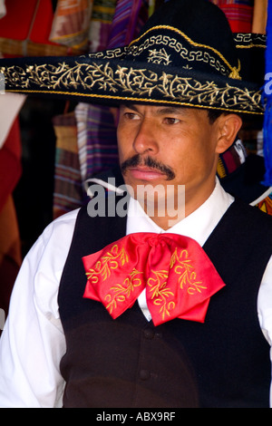 Membre de la bande Mariachi avec portrait hat en costume traditionnel à Cancun au Mexique Banque D'Images