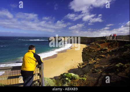 Plage par London Bridge Port Campbell National Park Great Ocean Road Victoria Australie Banque D'Images