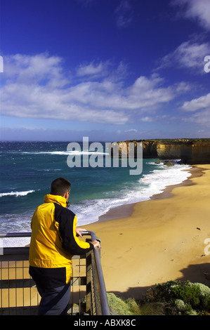 Plage par London Bridge Port Campbell National Park Great Ocean Road Victoria Australie Banque D'Images