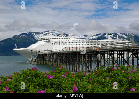 Bateau de croisière amarré à Haines Banque D'Images