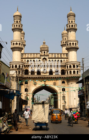 Charminar, les quatre tours Bazar, Hyderabad, Andhra Pradesh, Inde Banque D'Images