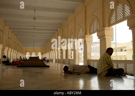 La Mecque Masjid Charminar Bazar Hyderabad Andhra Pradesh, Inde Banque D'Images