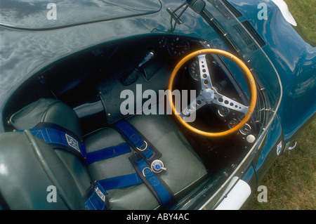 Jaguar D-Type voiture de course classique de l'intérieur Banque D'Images