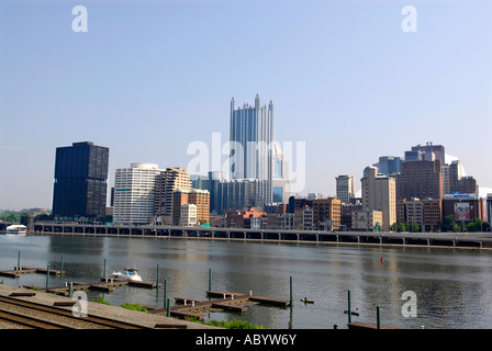 Les toits de la ville de Pittsburgh en Pennsylvanie PA USA sur la rivière Monongahela Banque D'Images