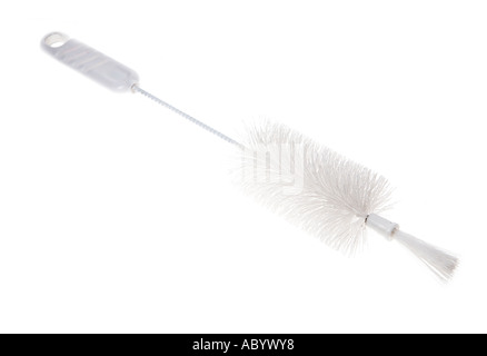 Brosse à bouteille en plastique blanc sur fond blanc Banque D'Images