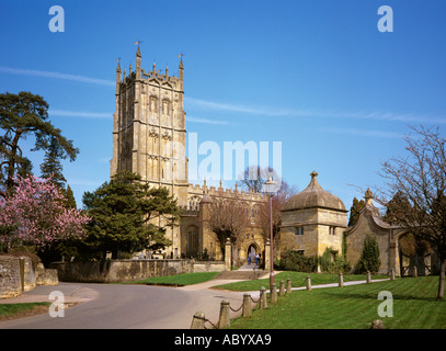 Gloucestershire Chipping Camden St James Church et gate à Camden House détruit dans la guerre civile Banque D'Images