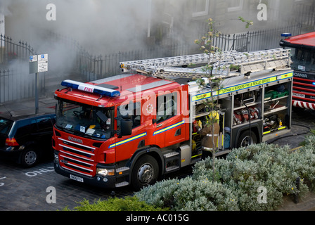 Aider les pompiers un incendie à Édimbourg. Banque D'Images