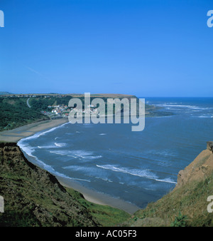 Vue générale sur la magnifique Baie Runswick, North York Moors côte, North Yorkshire, Angleterre, Royaume-Uni. Banque D'Images