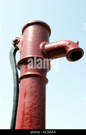 Une pompe à eau à main Banque D'Images