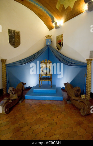 Armoiries de la chambre dans le Château Gala Dalí à Pubol, Catalogne, Espagne Banque D'Images