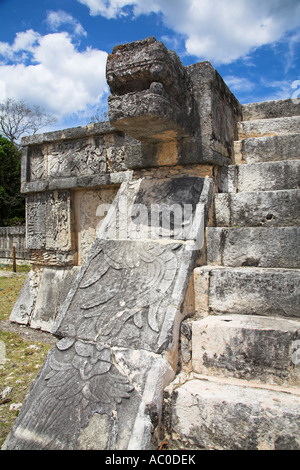 Plate-forme des aigles et des jaguars, Chichen Itza, Site archéologique de Chichen Itza, l'état du Yucatan, Mexique Banque D'Images