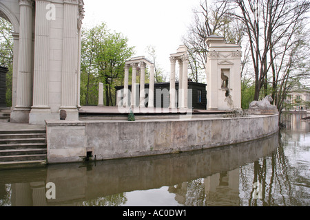 Parc Lazienki Royal en amphithéâtre à Varsovie Banque D'Images