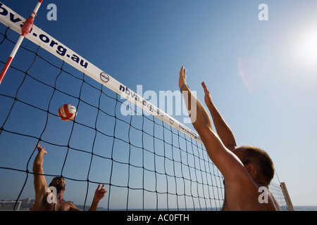 Beach-volley sur la plage de Manly Sydney's iconic North Shore beach Banque D'Images