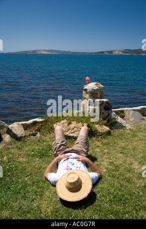 Prendre une sieste au soleil Woodbridge Tasmanie Banque D'Images