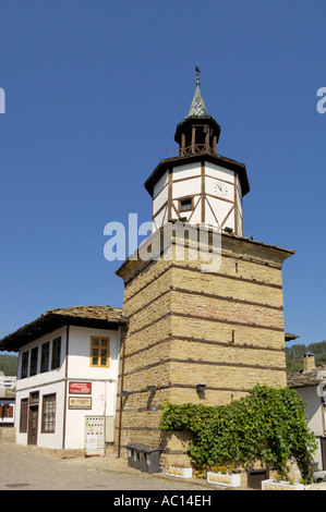 Tour de l'horloge à Kapitan Dyado Nikola square Tryavna Bulgarie Europe de l'Est Banque D'Images