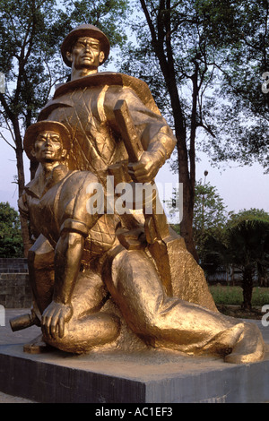 Vietnam, Dien Bien Phu, statue, cimetière Banque D'Images