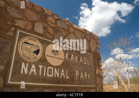 Panneau d'entrée du parc national de Kakadu, Territoire du Nord, Australie Banque D'Images