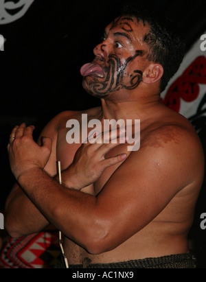 La danse tribal maori Haka Banque D'Images