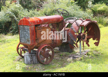 Rusty tracteur MF Banque D'Images