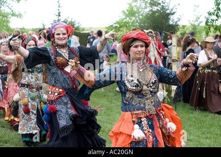 La danse du ventre des femmes à une renaissance festival à New York. Banque D'Images