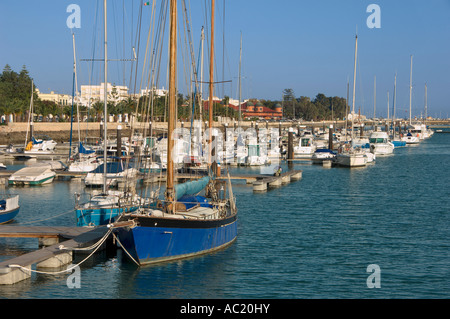 Le Portugal l'Algarve, Olhao marina Banque D'Images