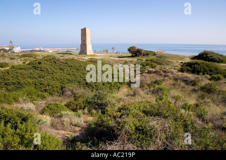 Près de Marbella Costa del Sol Malaga Province Espagne 16e siècle monument Torre de los Ladrones Banque D'Images