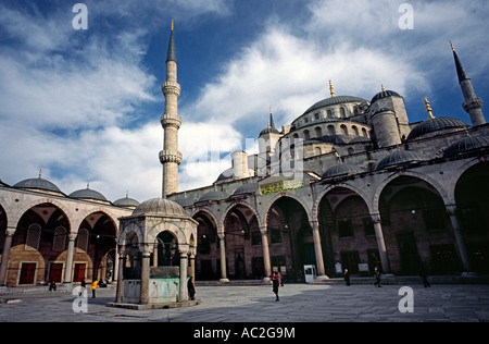 Mosquée Sultan Ahmed (Sultanahmet Camii) ou Mosquée bleue à Istanbul. Banque D'Images