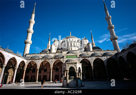 14 mars 2006 - Mosquée Sultan Ahmed (Sultanahmet Camii) ou Mosquée bleue à Istanbul. Banque D'Images