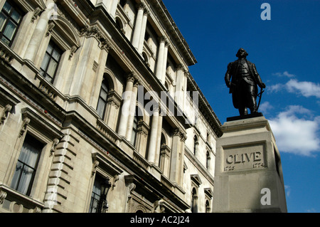 Statue de Robert Clive de l'Inde à l'extérieur du Foreign & Commonwealth Office Whitehall, Westminster London England UK Banque D'Images