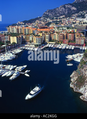 Monaco. Bateaux dans le Port de Fontvielle Banque D'Images