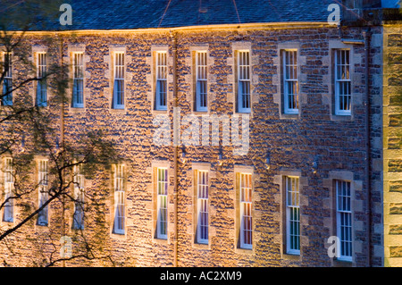 New Lanark de nuit, ancien moulin rénové les bâtiments, site du patrimoine mondial, Lanarkshire, le sud de l'Ecosse, Royaume-Uni, Europe Banque D'Images