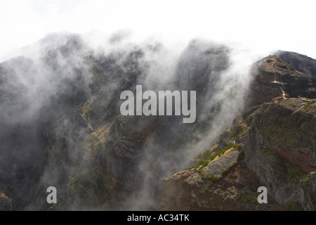 Randonnée à partir de Pico do Arieiro à Pico Ruivo, le Portugal, Madère Banque D'Images