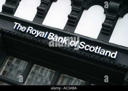 La Royal Bank of Scotland signe sur l'extérieur de l'une de leurs banques dans la ville historique de Chester Banque D'Images