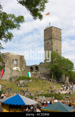 Ruines du château de Koenigstein dans Koenigstein im Taunus Allemagne pendant knights tournament 2007 Banque D'Images