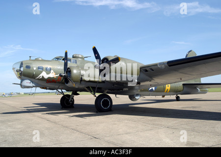 Bombardier américain B17 de l'air de Duxford Museum Banque D'Images