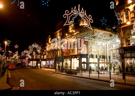 Rue Noël Décoration Lumière Arcade quartier Victoria UK,GO, Banque D'Images