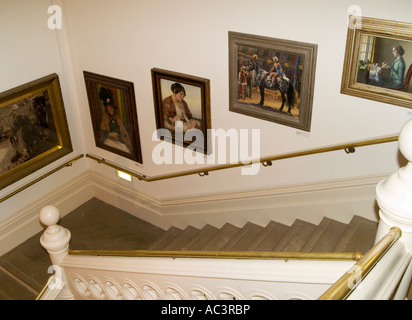 Un escalier et les œuvres à l'intérieur de château de Nottingham, Nottinghamshire UK Banque D'Images