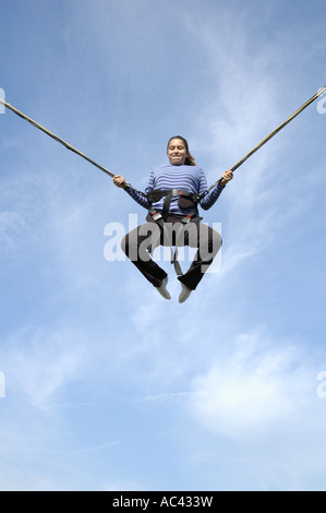 Septembre 2004 Durham Durham County Fair CT fille de 12 ans sur le pouvoir sauter ride Banque D'Images