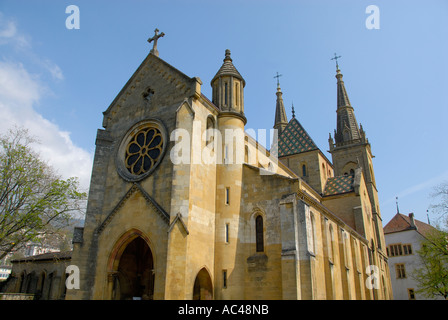 La Collégiale, une église du xiie siècle à Neuchâtel (Suisse). (C) par uli nusko, CH-3012 Berne Banque D'Images