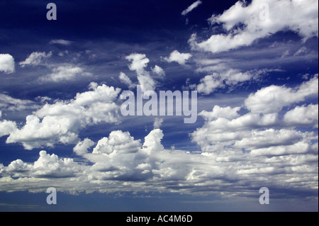 Nuages sur l'océan du Sud Great Ocean Road Torquay Australie Victoria Banque D'Images